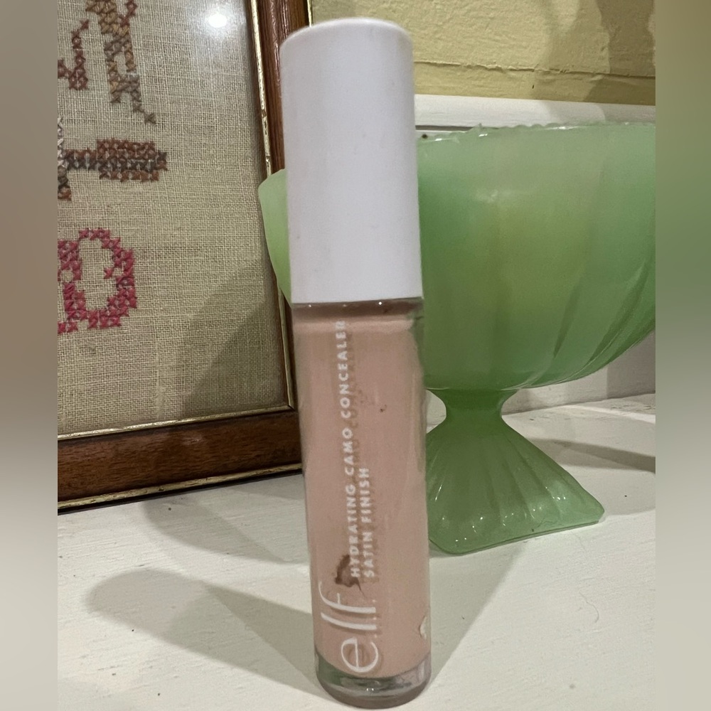 ELF Hydrating Camo Concealer Satin Finish Fair Beige